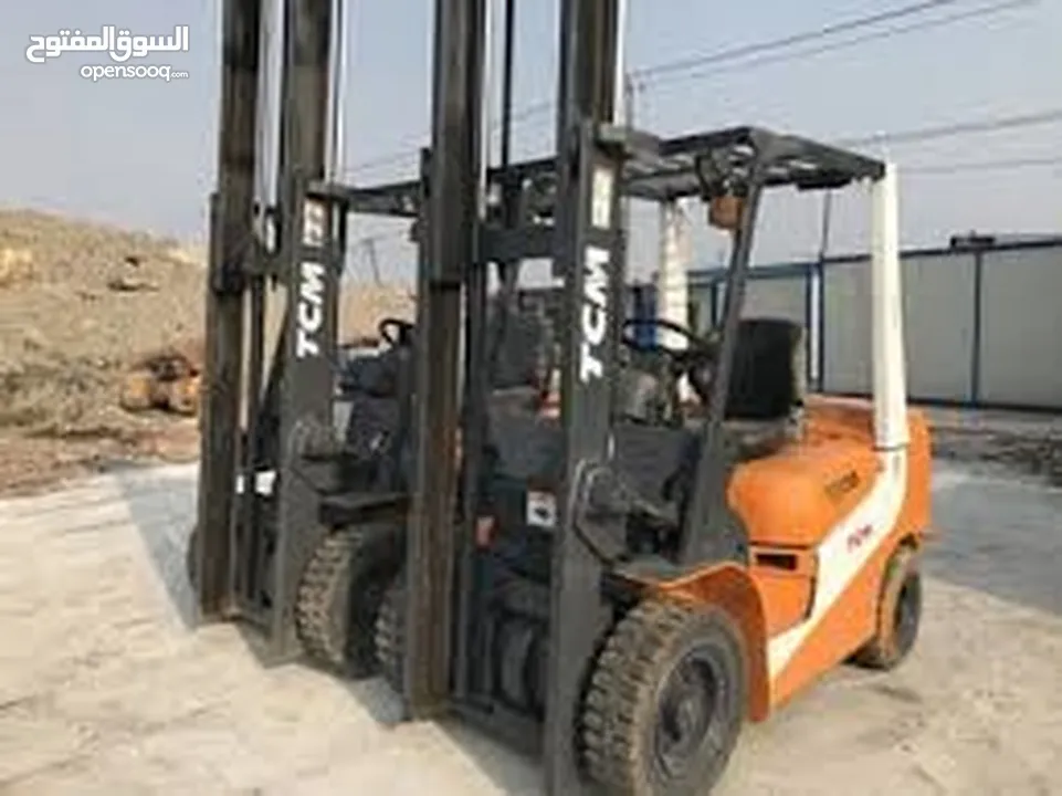 تاجير الرافعات الشوكيه وتنزيل جميع انواع البضائع وتأجير يومي وشهري