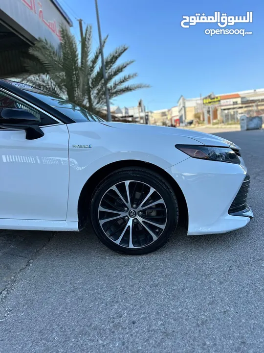 TOYOTA Camry Hybrid SE Lithium