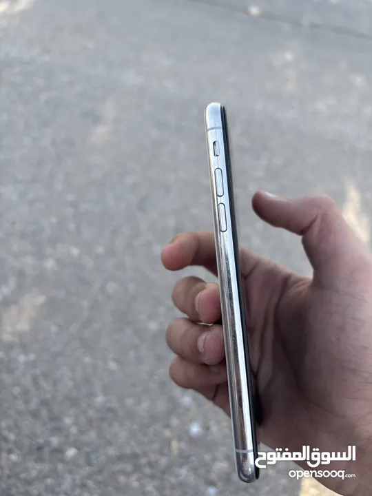 ايفون X 64 قيقا مغير بطاريه وشاشه من احسن نوعيات فاصل فيس ايدي تصوير خرافي تلفون ولا شخطه عليه والله