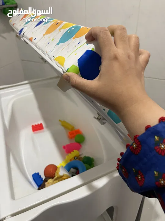Bathtub and changing station for kids