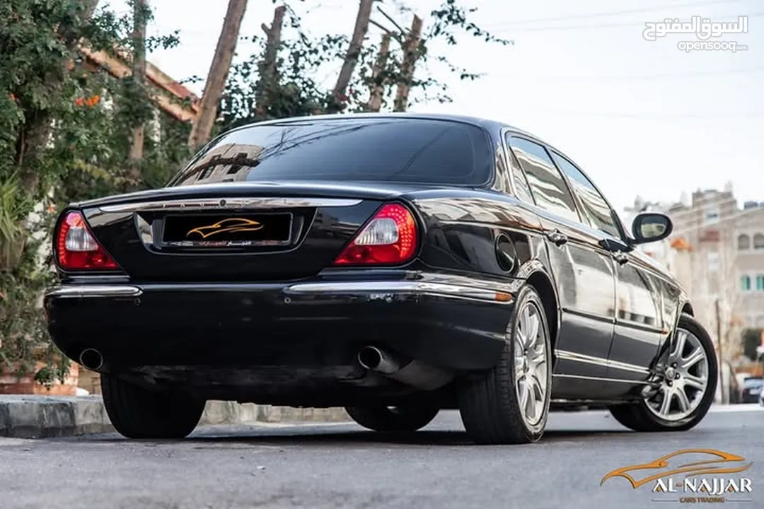 Jaguar Xj8 2005  السيارة مميزة جدا