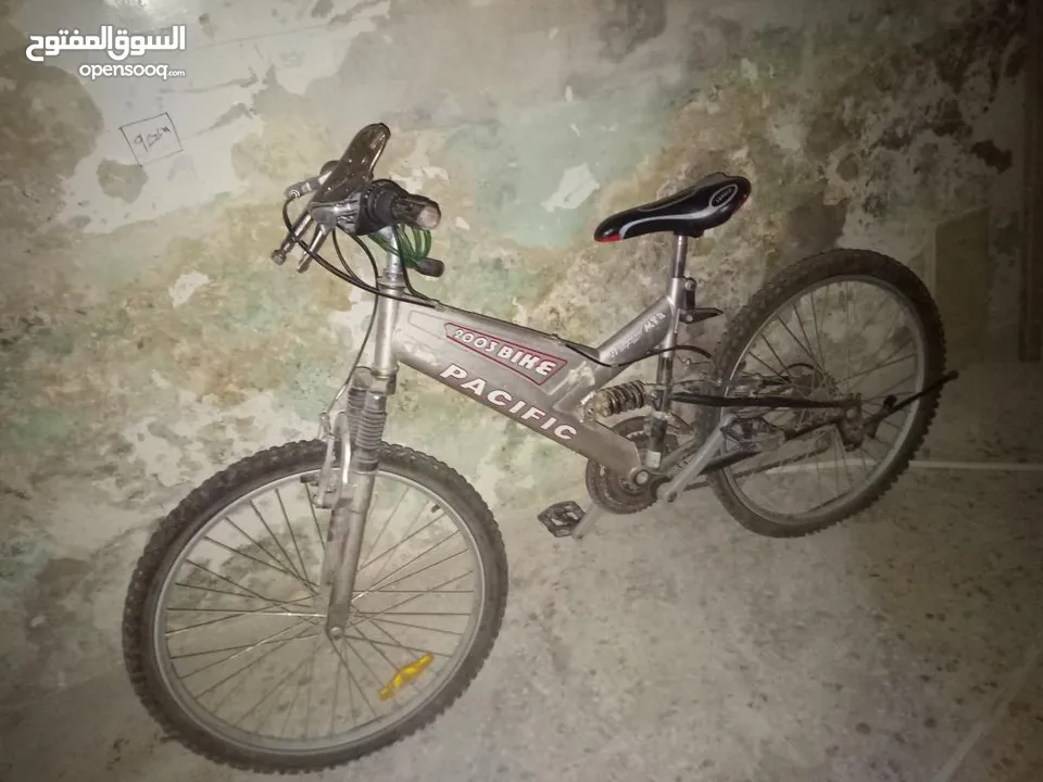 السلام عليكم موجود بسكليت بسعر مناسب