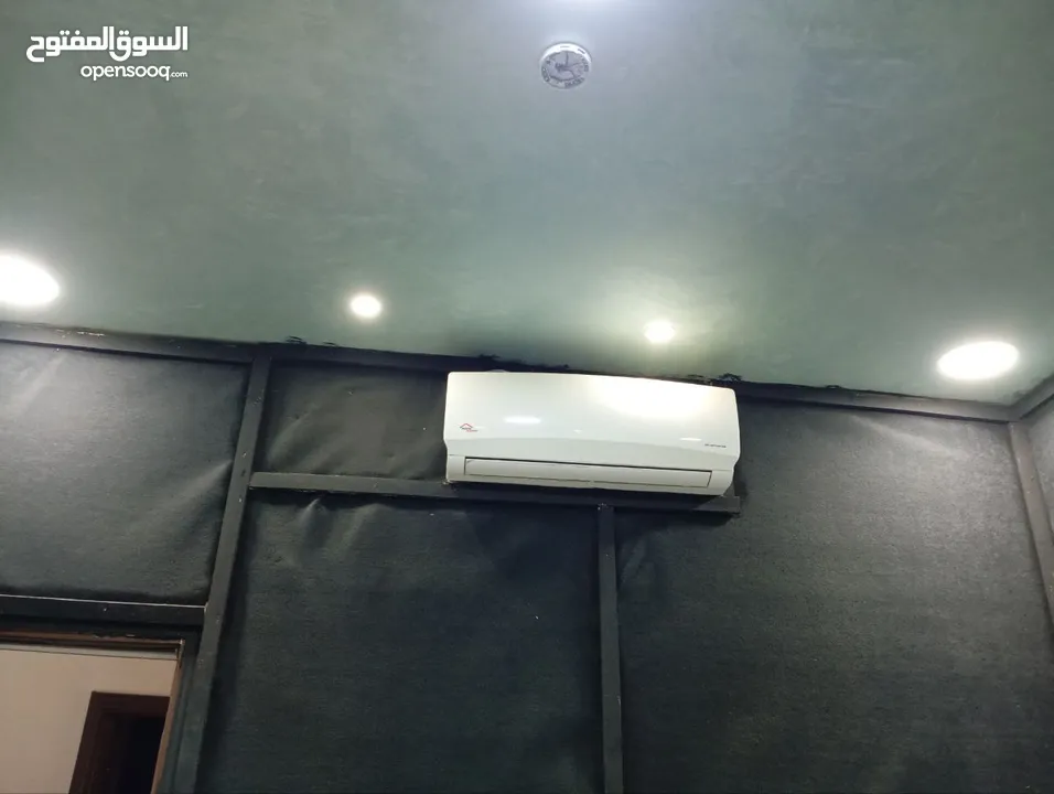 فرصة نادرة لأصحاب المكاتب والشركات الناشئة! أثاث مكتبي متكامل ومستعمل بحالة ممتازة – للبيع بسعر مميز