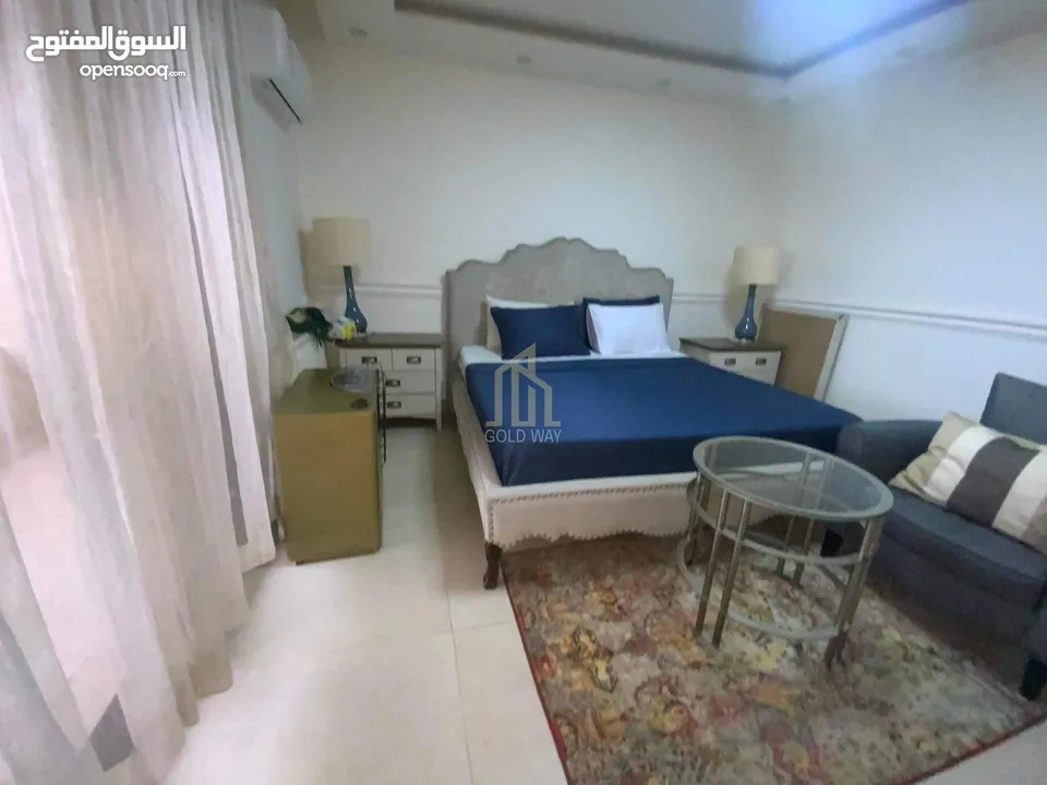 شقة أخير مع روف لقطة 267م منطقة هادئة ومميزة  في أرقى مناطق عبدون/ ref 4046
