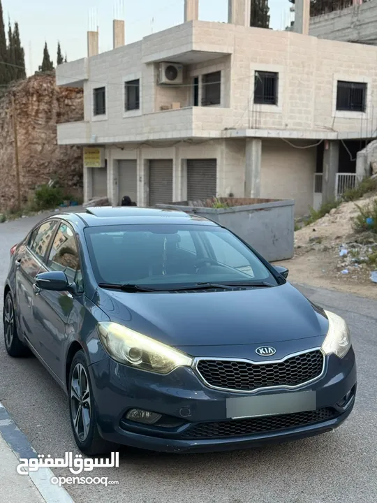 سيراتو 2014.مع فتحه .اصل خصوصي .اتماتيك .فيها تغير سمكه فخده .مرخصه ومامنه رام لله او الخليل