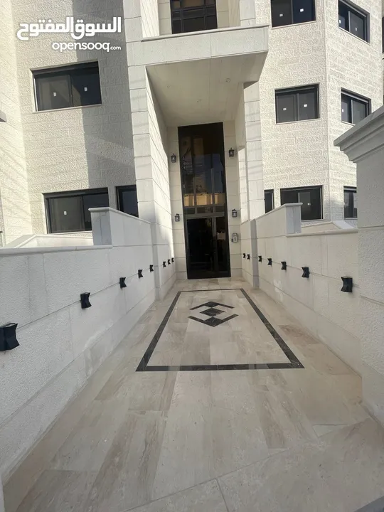 شقق فاخره للبيع