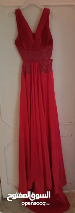 فستان خطبة أو حفلة فخم جدا قماش ساتان مع حرير للبيع