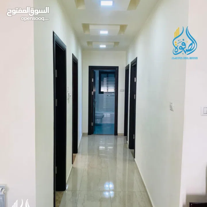 شقه مميزة موقع هادئ و استراتيجي مع مدخل خاص الارسال