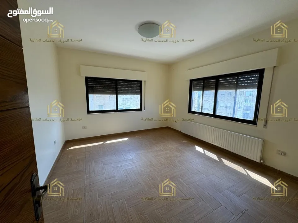 شقة طابقية - الصويفية - 4نوم 2ماستر - 320م - قرب الخدمات العامة