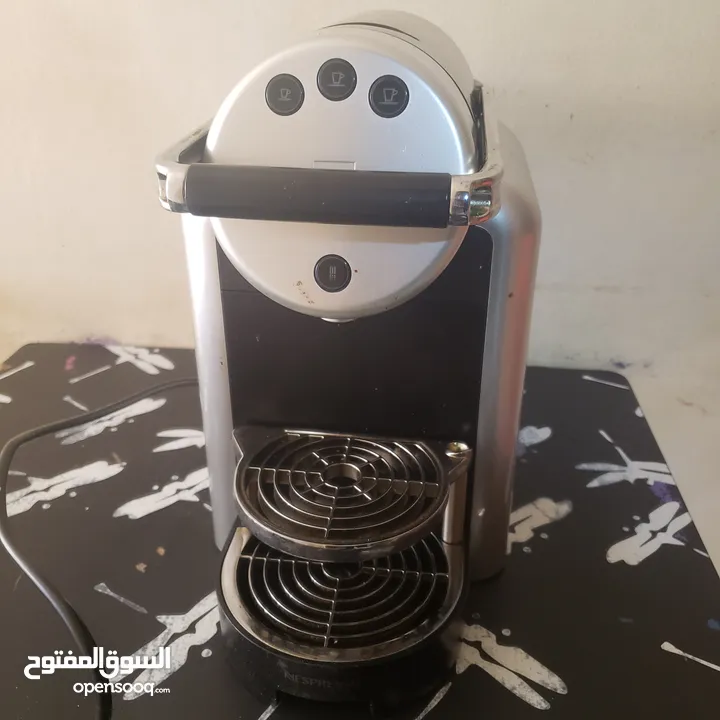 NESPRESOR COFFEE MAKER