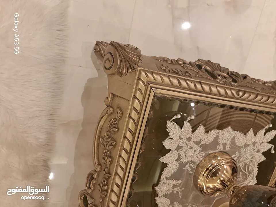 كنب إماراتي9 مقاعد  و طقم طربيزات فخم مستورد  يصلح للصالات الكبيره . مميز