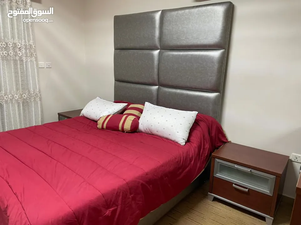 شقة للايجار بالخامسة