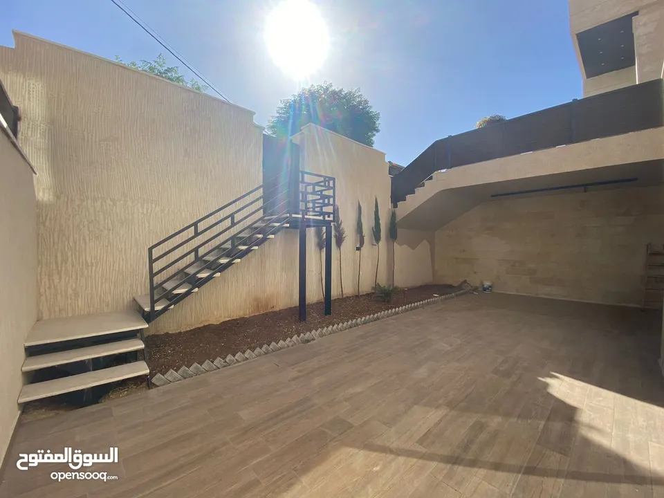 يوجد لدينا شقق   مفروشة للايجار يومي أسبوع شهري  مساحات الشقق من 130 لا 300 متر موقعنا: عبدون فقط
