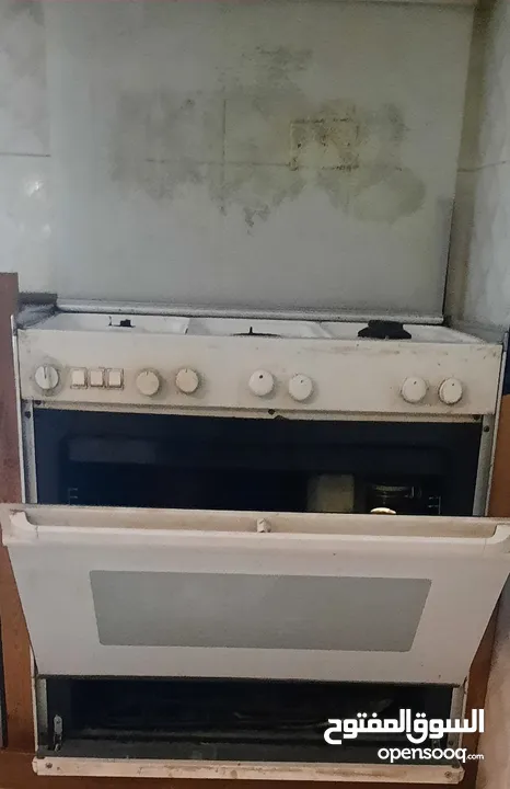 فرن غاز حجم كبير شغال بالكامل 100% +ساعة و بربيش