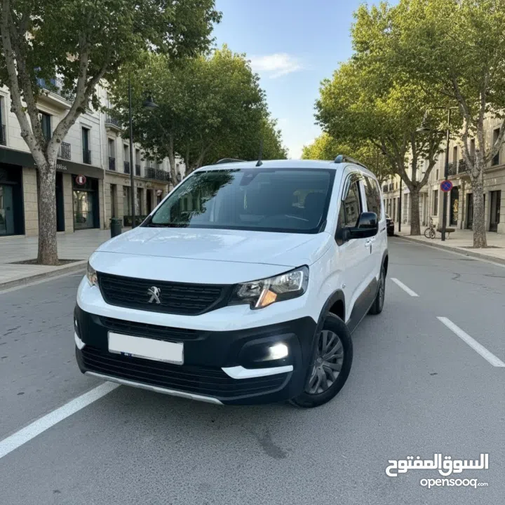 بيجو ريفتر 2023