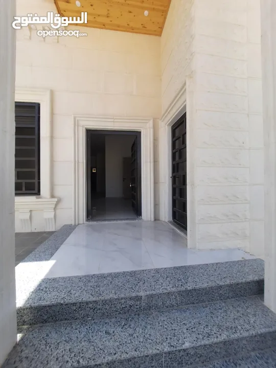 شبه فيلا في ارقى مناطق شومر