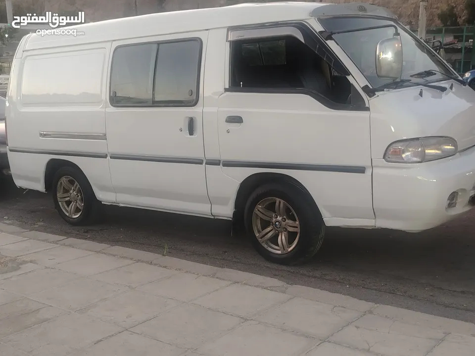 باص هونداي H100 فان 2001