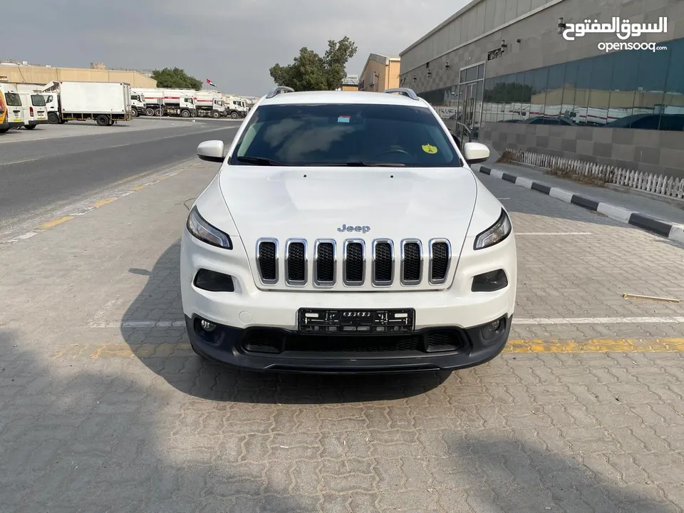 Jeep Cherokee... Model 2015... Gcc specifications