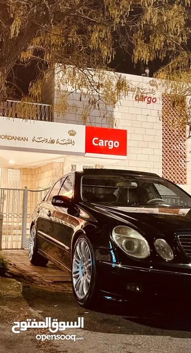 مرسيدس ‏E200 2005 أفنجارد  فل الفًل فحص ثلاثة جيد ضربة وسط الشاصي يعني تعتبر أربعة جيد