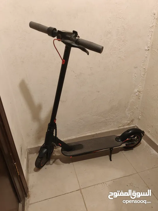سكوتر كهربائي بحالة ممتازة E-Scooter