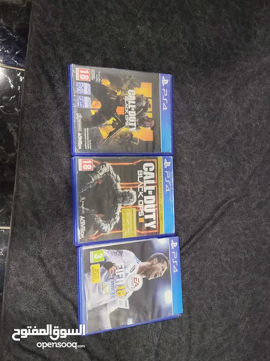 السعر قابل للتفاوضps4 slim للبيع بحالة ممتازة