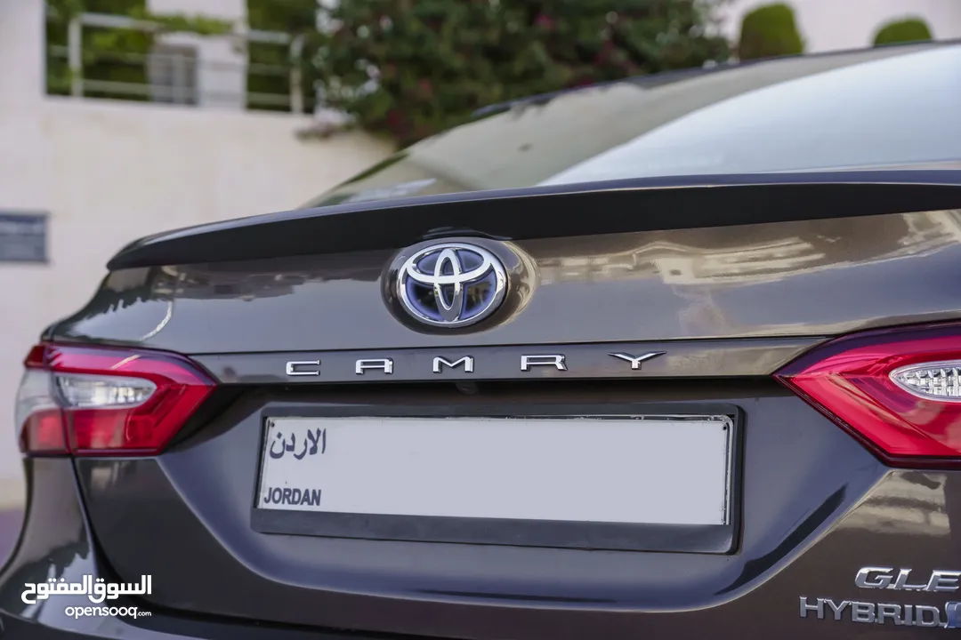 Toyota Camry GLE Hybrid 2019  تويوتا كامري GLE هايبرد  فل كامل مع فتحه