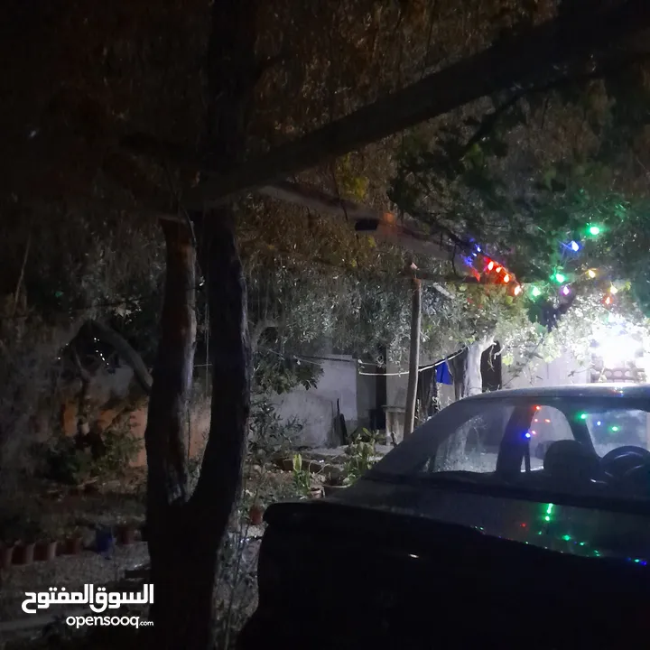 بيت مكون من غرفتين + صاله خارجيه+ صاله داخليه +مطبخ +حمام