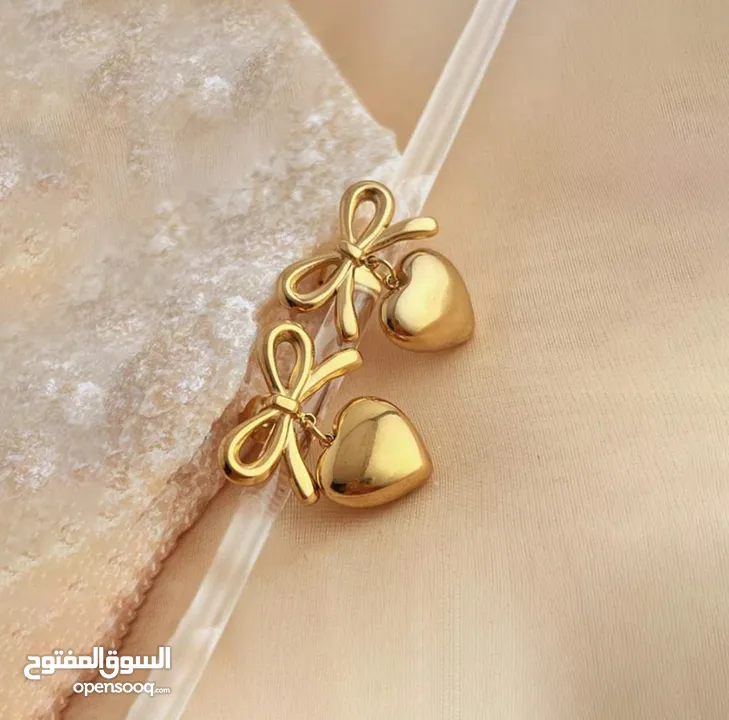 Gold plated Anti Tarnish Bow Heart Themed pendant