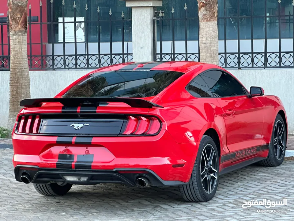 Ford Mustang EcoBoost 2020