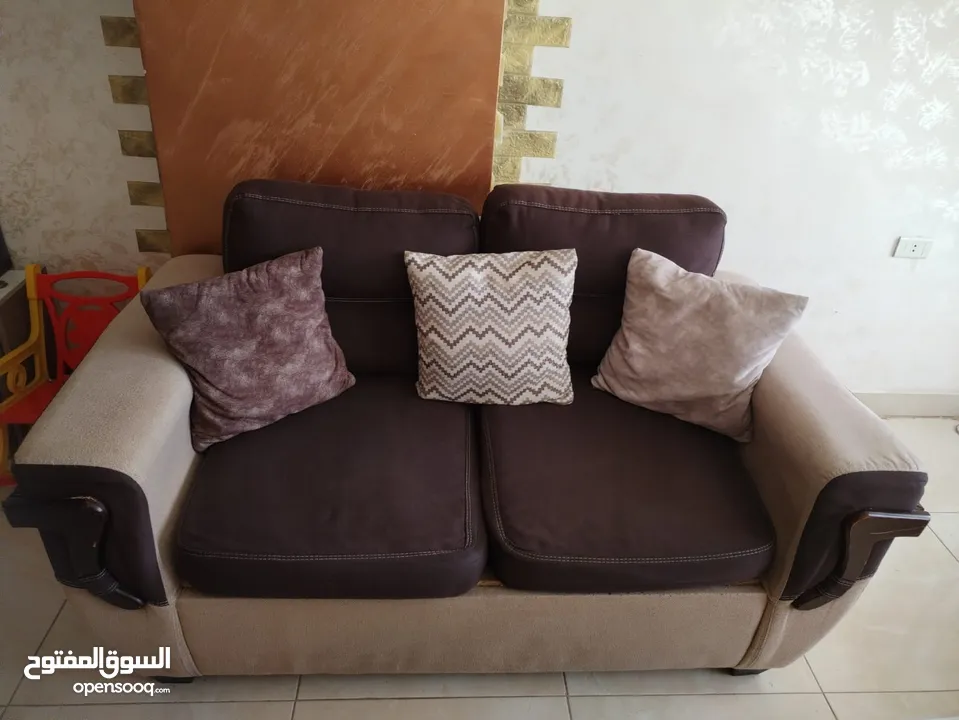 طقم كنب كورنر تفصيل خشب ثقيل سفنج عالي للتواصل