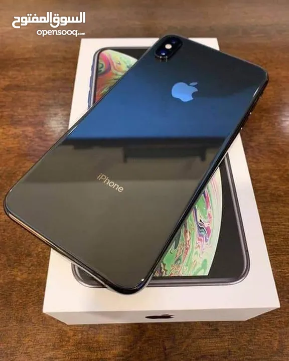 ايفون Xsmax الاصلي جيجا 64 و 256  بطارية مشكل  هدية كفر ولزقة وشاحن الاصلي متوفر توصيل