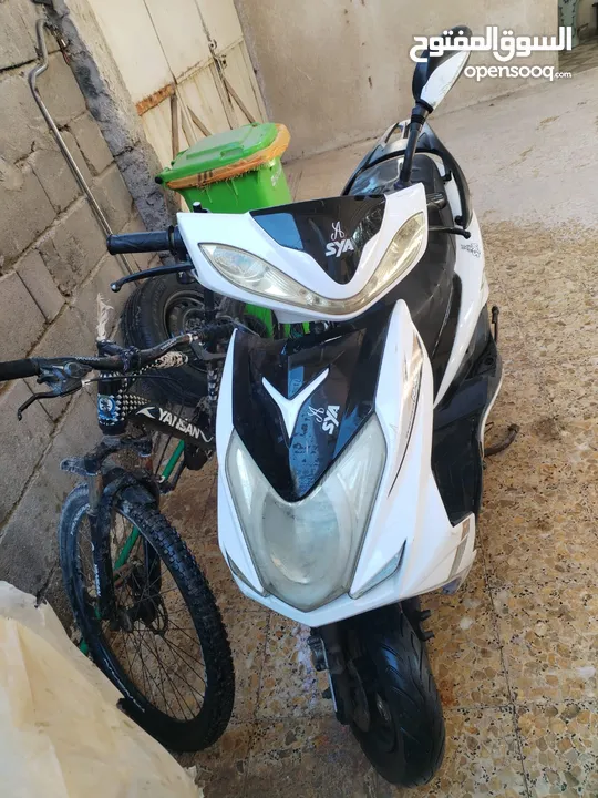 دراجة سكنس صيني واكفه السعر  100 الف عراقي