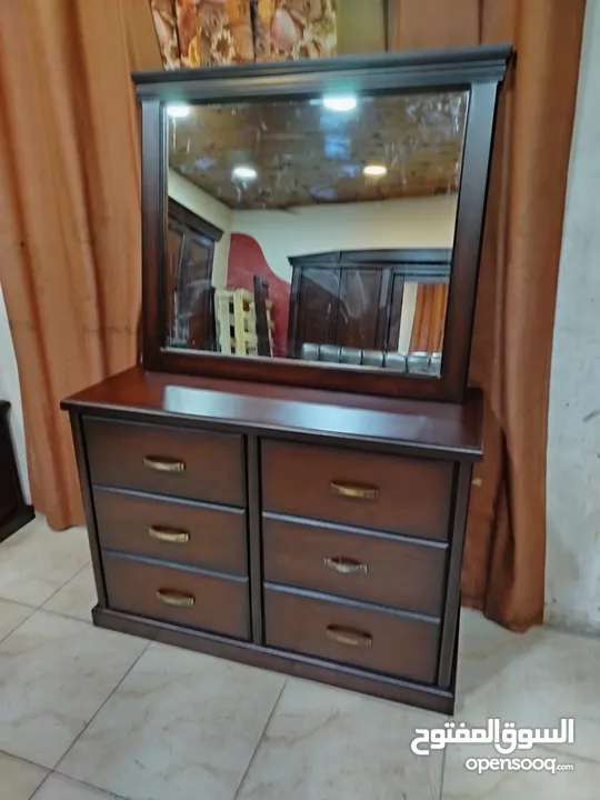 غرفة_نوم_ماستر_ابواب_موديل_الجمال_كوالتي بحاله الوكاله استخدام مده قصيره وخشبها زان ولاتيه وقشره بلو
