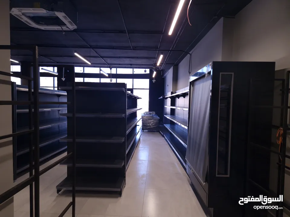سوبر ماركت فخم جديد و مجهز بالكامل (ملحمة+ديلي+خضار و فواكه) مول