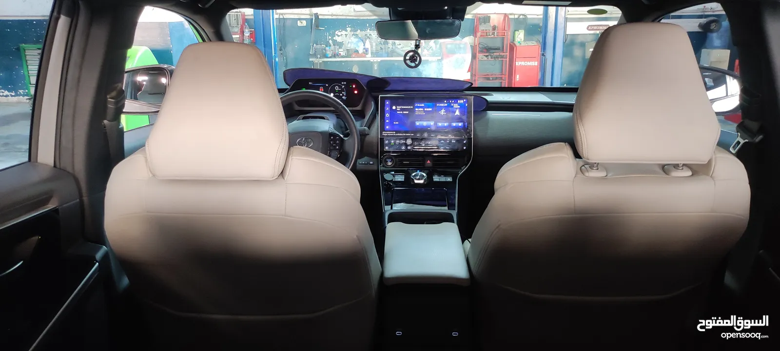 - Toyota bZ4X 2023  كهربائية بالكامل  فئة Long Range Pro  دفع أمامي