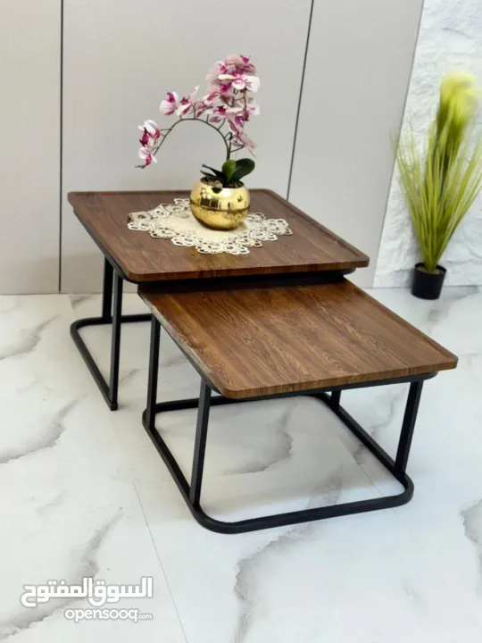 طاولات مودرن بتصميم عصري يخطف الأنظار باشكال متعدةة دائري ومربع سطح رخام فاخر ولمعة جذابة مع قاعدة