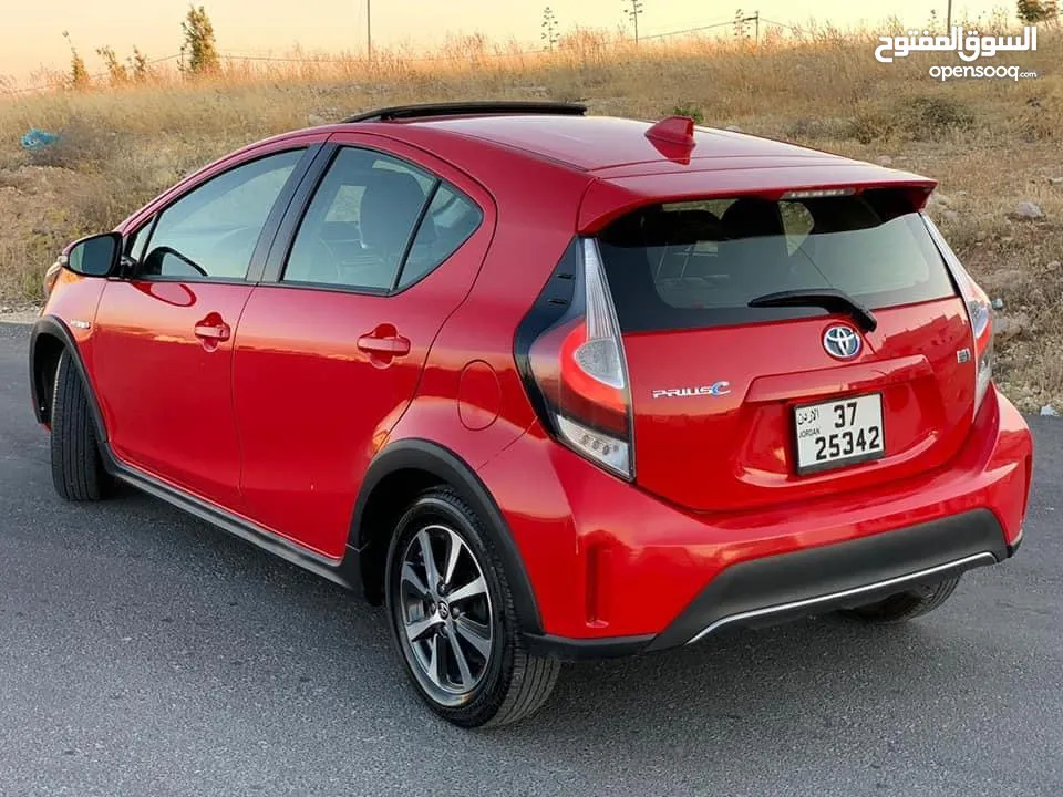 Toyota Prius c 2018