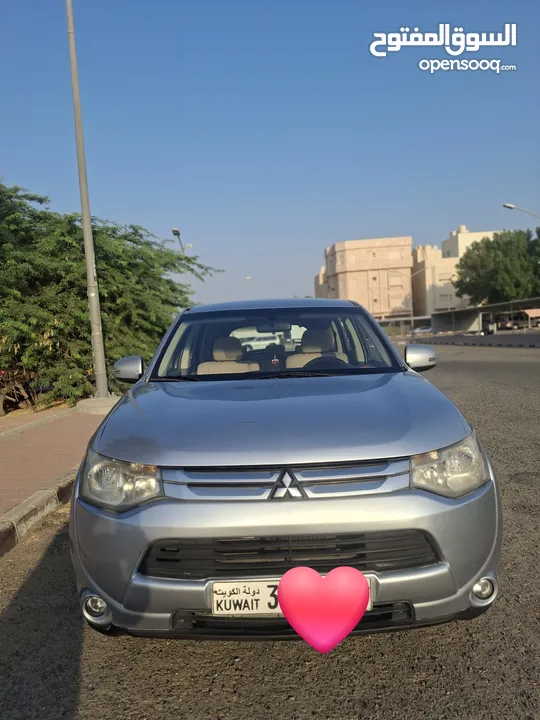 Urgent Sale Mitsubishi outlander v4.4/4..Family Used. computer inspection. 1 year insurance.