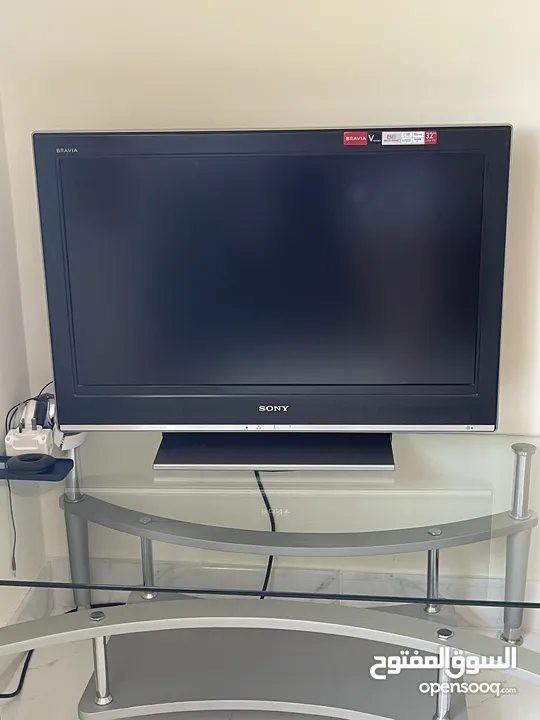 Sony LCD 32” with table