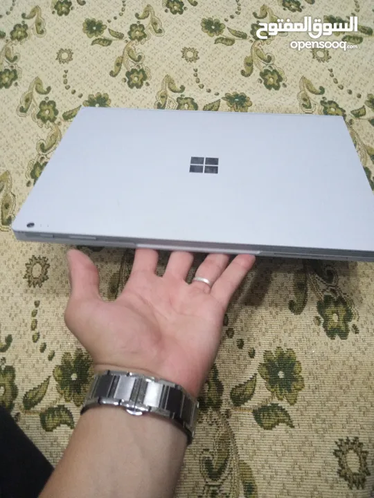 لابتوب Microsoft وكاله