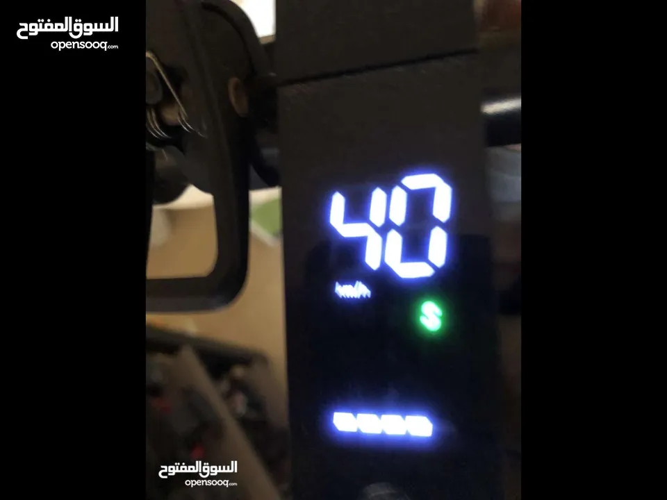 اسكوتر كهربائي يوصل إلى 40kmفي الساعه مع شاحن