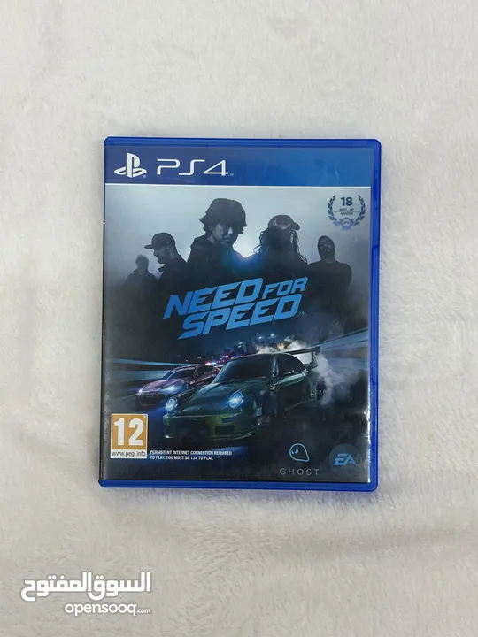 بلايستيشن 4 "1تيرا" بكرتونته مع اربع العاب PS4 “1T”and four games