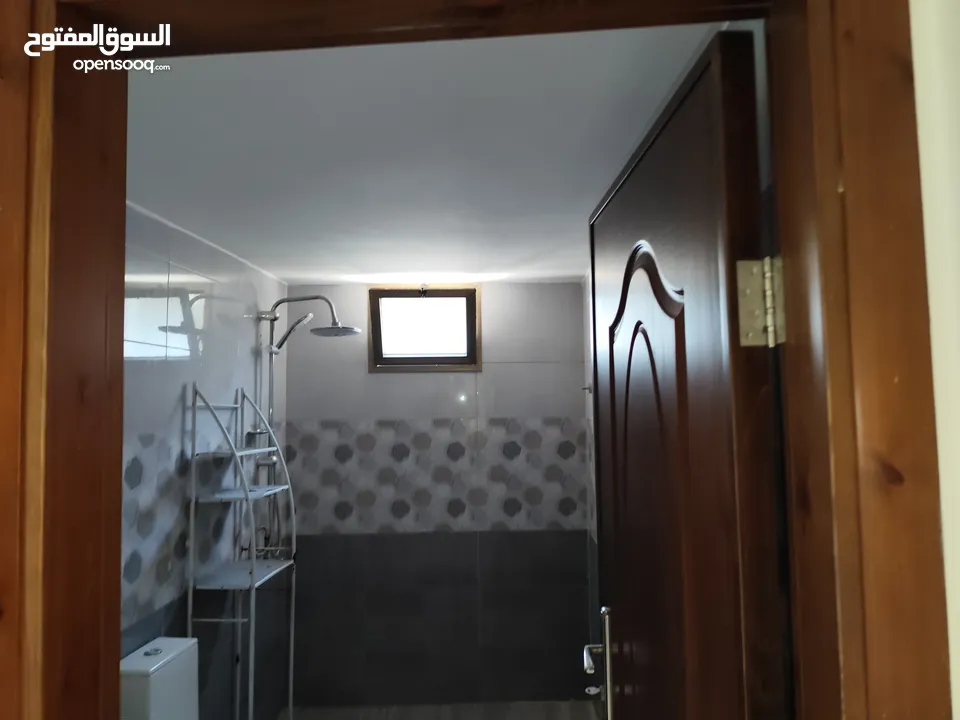 تأجير شقة غير مفروشة