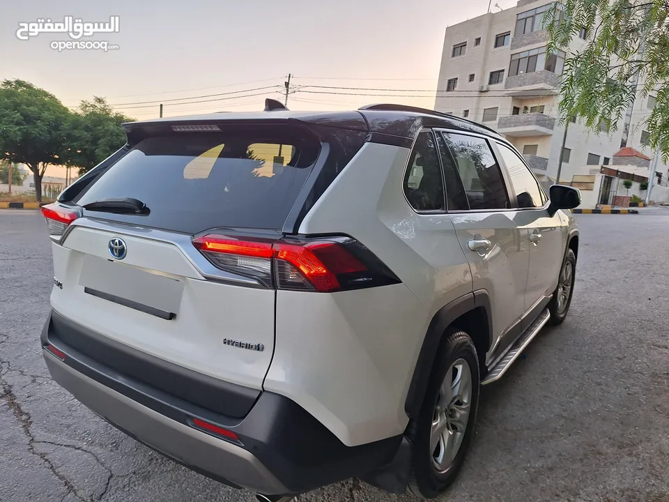 تويوتا راف فور 2019 LE بحاله الوكاله بسعر مناسب