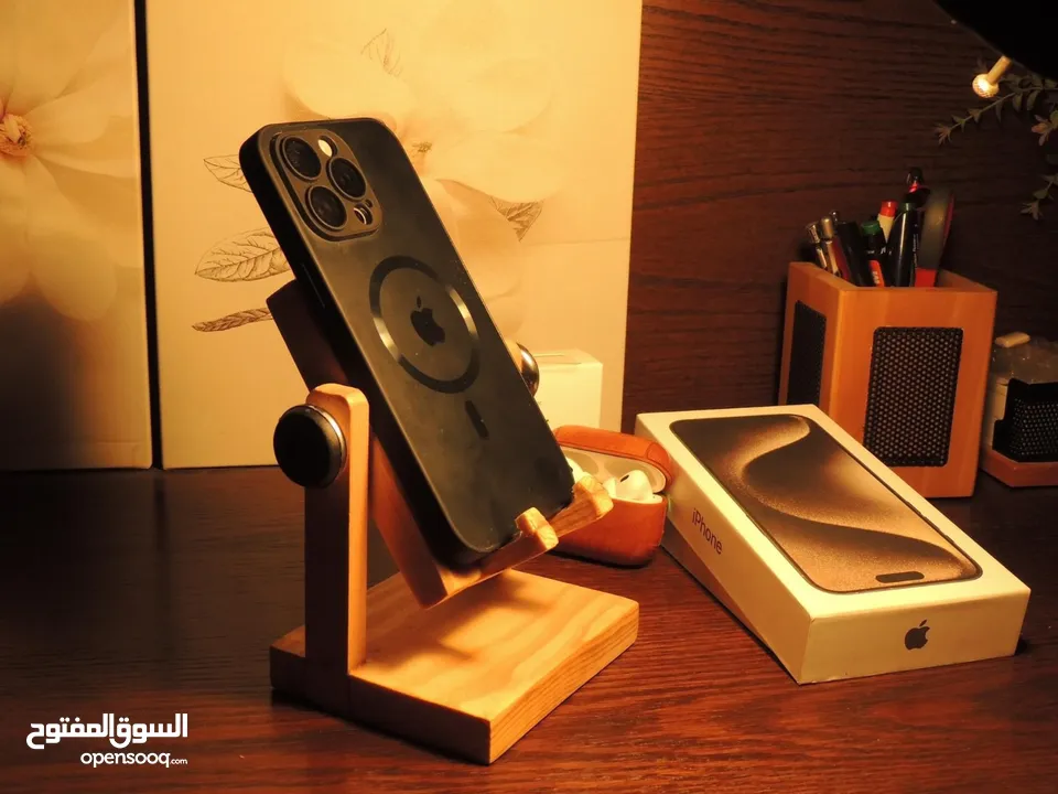 حامل تلفون خشبي صناعه يدوية