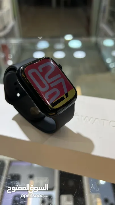 Apple Watch Series 8 45mm / Box charger / battery : 91% / Black