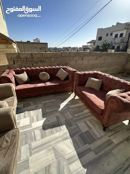 طقم كنب 7 مقاعد بحالة جيدة جدا وقابل للتفاوض