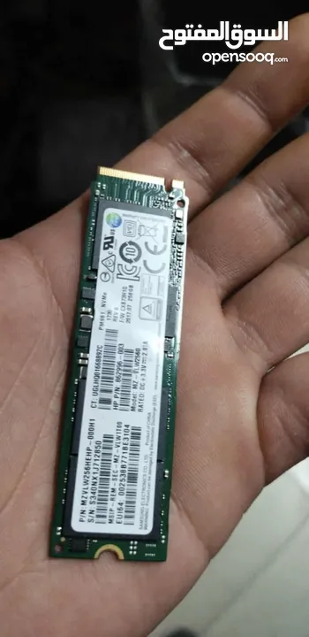 كمبيوتر جبار مع شاشتين وماوس وكيبورد وسماعه وكنترولر (الجهاز معظم القطع جديدة وكراتينها معها )