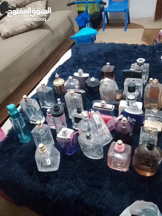 زجاجات عطور فارغة 50علبة للبيع بسعر مغري