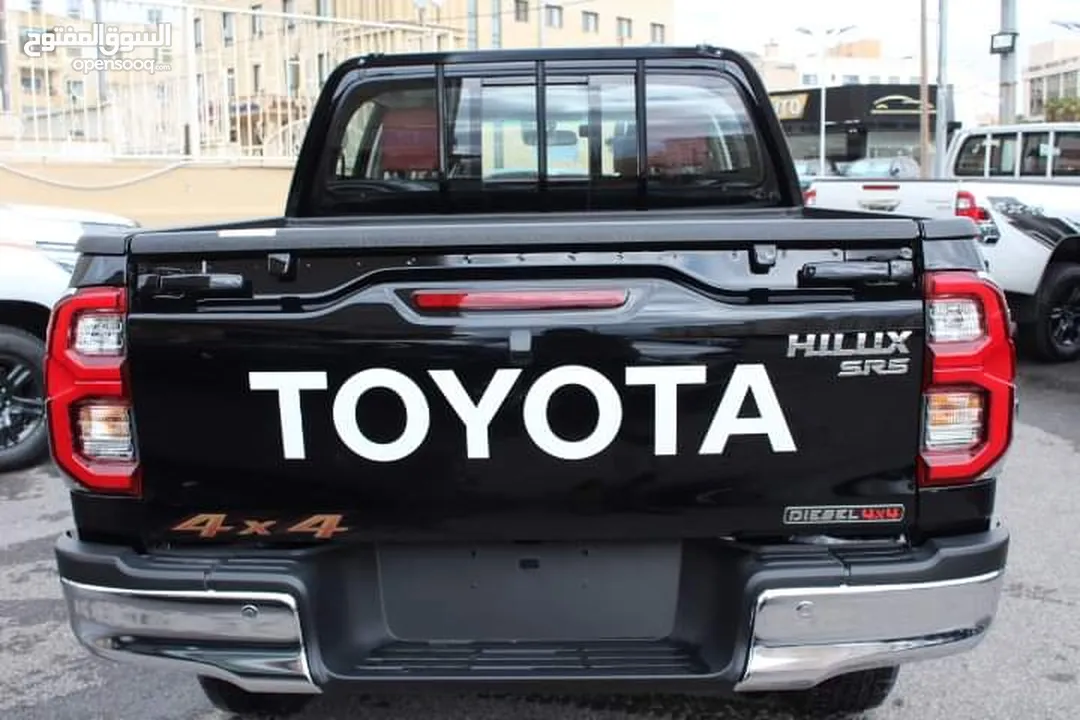 عداد زيرو هيلوكس Toyota Hilux 2023 لون اسود